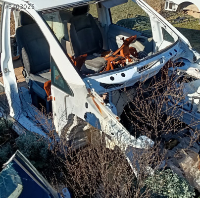 MERCEDES VİTO W639 HATASIZ KESME SAĞ YARIM ŞASE