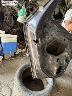 Taigo polo sol arka kapı