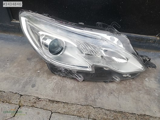 PEUGEOT 2008 ÇIKMA ORJİNAL SAĞ FAR 9677810280