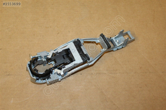 BORA PASSAT IBIZA LEON 97-10 SAĞ ÖN KAPI KOL BRAKETİ 3B0837886K