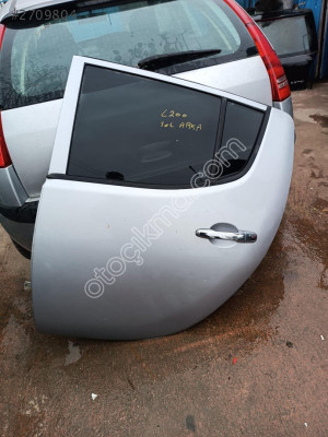 MÜTSUBİSHİ L200 SOL ARKA KAPI