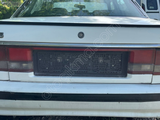 MAZDA 626 BAGAJ STOPU