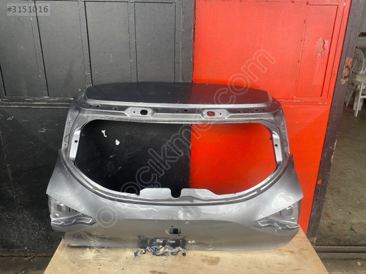 Renault Clio 5 orijinal çıkma temiz bagaj kapağı