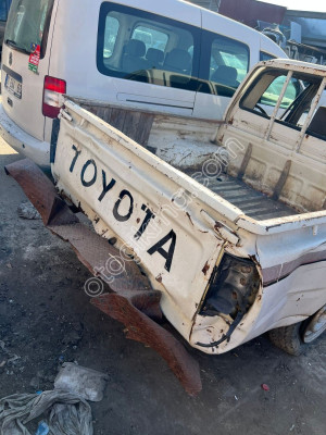 99 model Toyota hılux arka  kasa çıkma orjınal