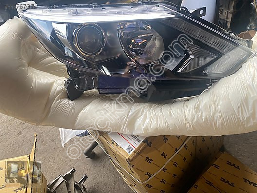 NİSSAN QASHQAI 2013-2017 MODEL SAĞ FAR