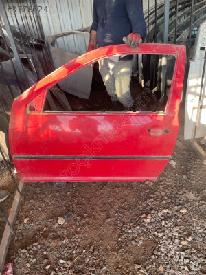 AUDİ A6 SOL ÖN KAPI KIRMIZI HATASIZ 2000 2004