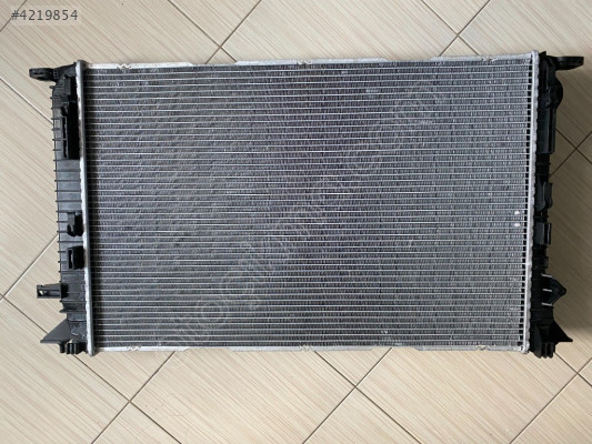 AUDI A5- A6- Q3 - Q5 SU RADYATÖRÜ 8K0121251L