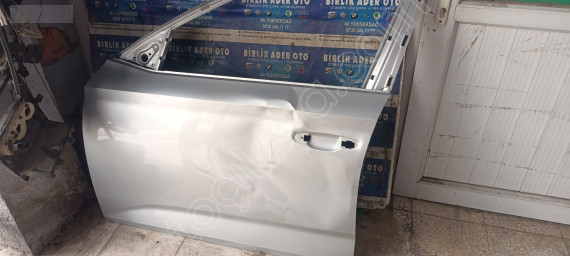 Skoda Skala sol ön kapı