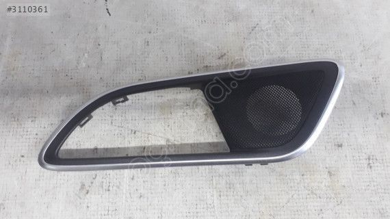 Mercedes A 176 BAKALİT SOL ARKA KAPI İÇ KOL ÇERÇEVESİ