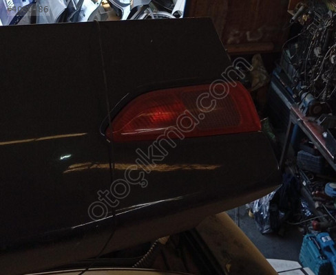alfa romeo 156 bagaj kapağı