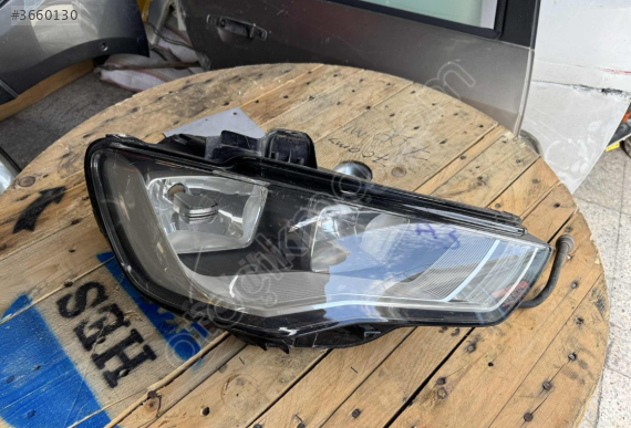 AUDİ A3 SAĞ FAR ORJİNAL EYÜPCAN OTO'DA