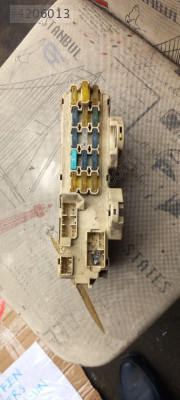 Mazda 626 iç sigorta kutusu