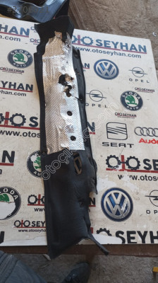 5H0863993B Golf 8 ön cam eleği alt keçesi