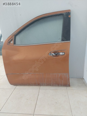 NİSSAN NAVARA SOL ÖN KAPI ÇIKMA