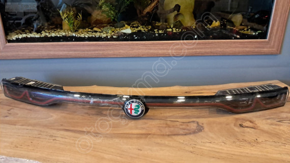 ALFA ROMEO STELVİO ARKA ORTA LED BAGAJ KAPAĞI LAMBASI 20925997