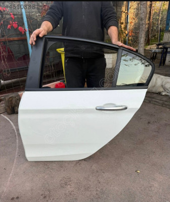 EGEA SOL ARKA KAPII HATASIZZ BOYASIZZ ORJİNAL ÇIKMAA