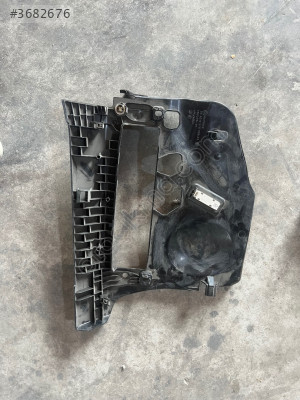 BMW M3 F80 GOSTERGE ALTINDAKİ DUZENLEME KAPAGI 108229-10