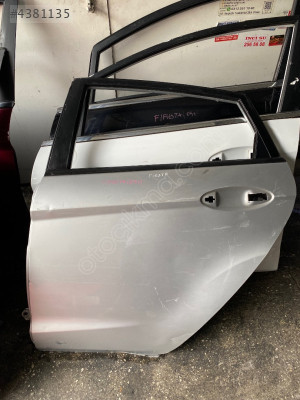 FORD FİESTA SOL ARKA KAPI ORİJİNAL 2009-2016