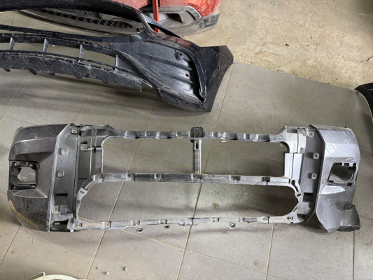 TOYOTA HİLUX ÇIKMA ORJİNAL ÖN TAMPON BDÇ