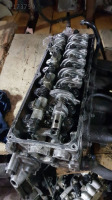 Mazda 323 Dolu Silindir Kapağı çıkma
