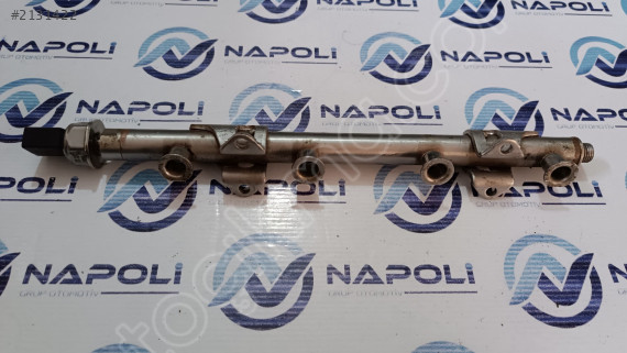 04E133320D RAIL KÜTÜĞÜ PASSAT