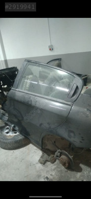 Alfa Romeo 147 Modeli için Sol Arka Kapı Çıkma Parçası