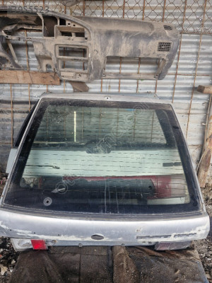 Lada vega hacback arka bagaj kapağı