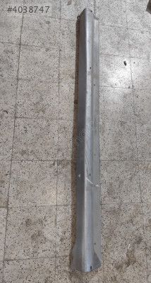 MİTSUBİSHİ LANCER SAĞ MARŞPİYEL KAPLAMASI mr380004 ORİJİNAL PARÇA