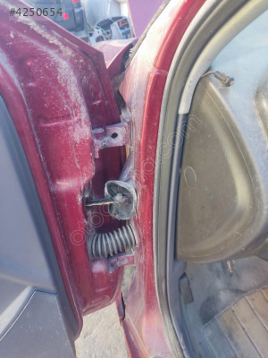 SEAT IBİZA MK2 SOL ÖN KAPI GERGİSİ VE MENTEŞESİ