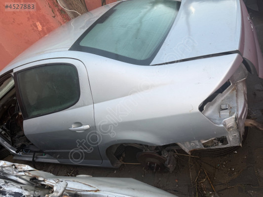 Peugeot 407 sol arka Çamurluk