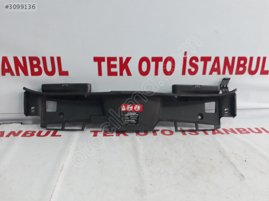 Mercedes C 204 RADYATÖR ÜST PANEL A2048174920