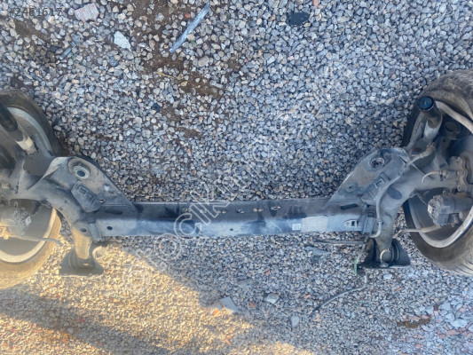 Audi A3. Arka dingil.  Dolu