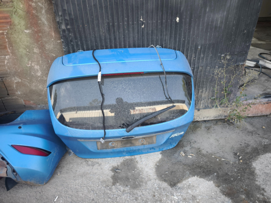 ford fiesta orjinal hatasız bagaj kapağı. son olur fiyat