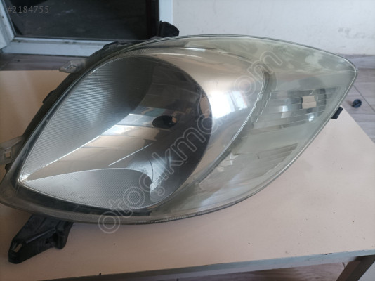 TOYOTA YARİS SAĞ FAR