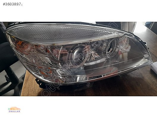 C180 Mercedes Sağ Far - Ünallar Oto Çıkma Yedek Parçalar