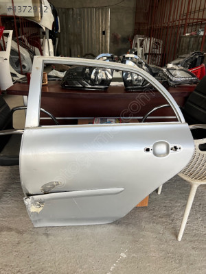 2008 2012 Toyota corolla çıkma arka sol kapı