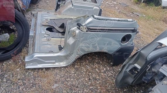 Kango 1,Kango 2 çift sürgülü sağ arka çamurluk kesme yedek parça