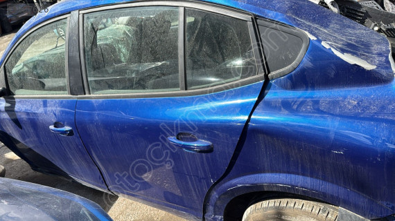 Renault taliant sol arka kapı