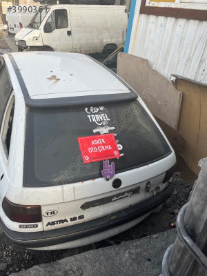 Astra F hcb bagaj kapağı