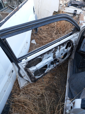 Mazda 3.23 sol ön kapı