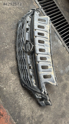 Opel corsa e çıkma orjinal ön panjur