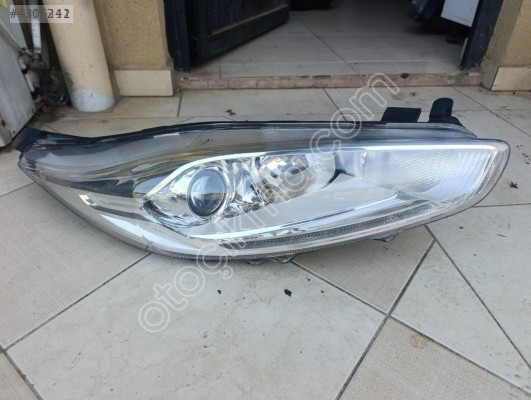 FORD FİESTA SAĞ FAR LEDLİ ORJİNAL ÇIKMA