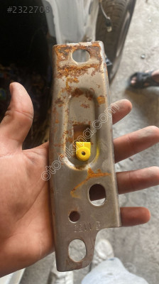 opel corsa d göğüs demiri alt sağ bağlantısı