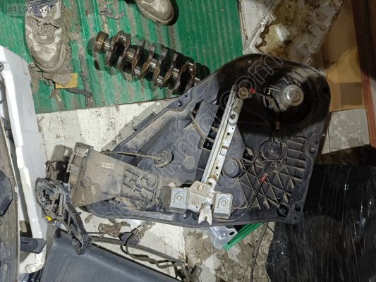 ford fiesta sol arka cam krikosu. son olur fiyat