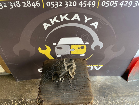 98MM-6F001-A1A Ford Focus Motor Kulağı 1.4 - 1.6 Çıkma