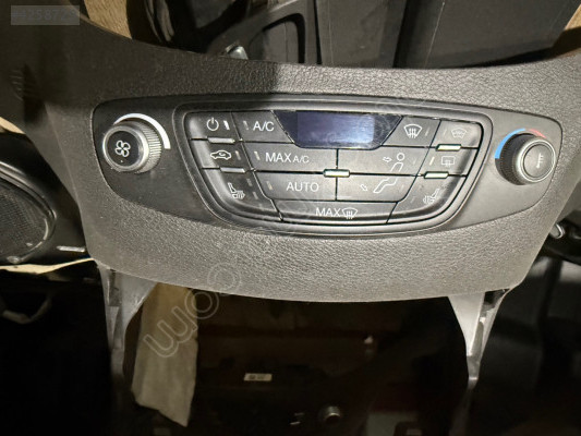 2023 Fort Courier Klima Kontrol Paneli