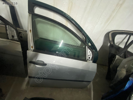FORD FİESTA SAĞ ÖN KAPI GRİ HATASIZ