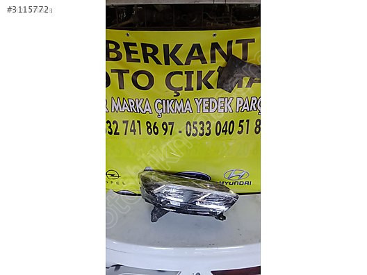 Daci Sandero yeni kasa LED'li sağ far 7.500 TL