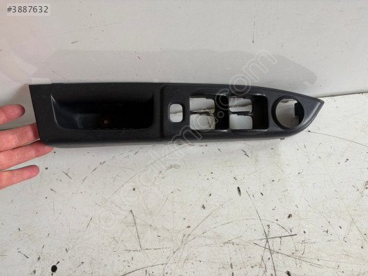 HYUNDAİ GETZ SOL ÖN KAPI CAM DÜĞME ÇERÇEVESİ
