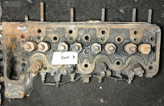 Mercedes 200 D Motor Silindir Kapağı